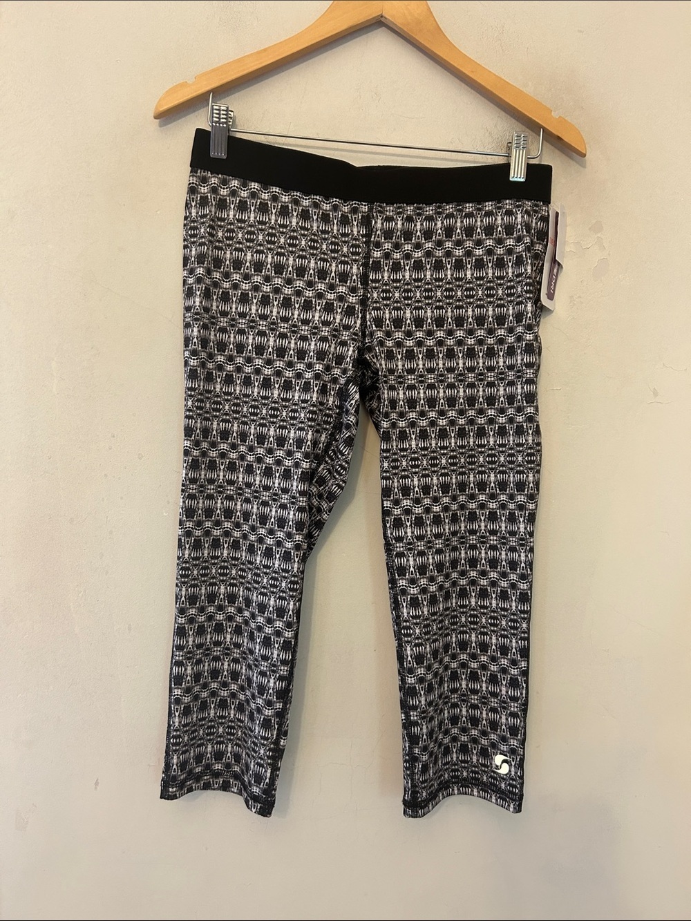 Soffe Dri Black & White Patterned Leggings Size L Girl) New